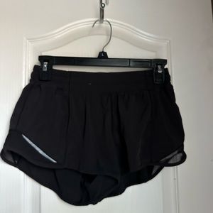 Black Lululemon Hotty Hot Shorts 2.5”